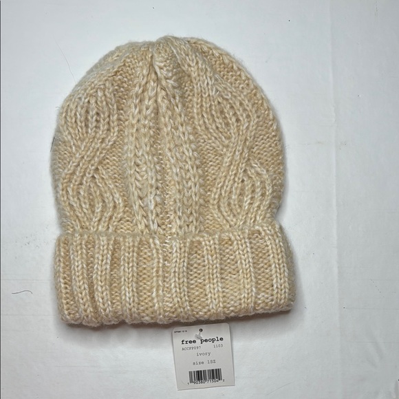 NWT Free People Beanie Hat - Picture 1 of 4